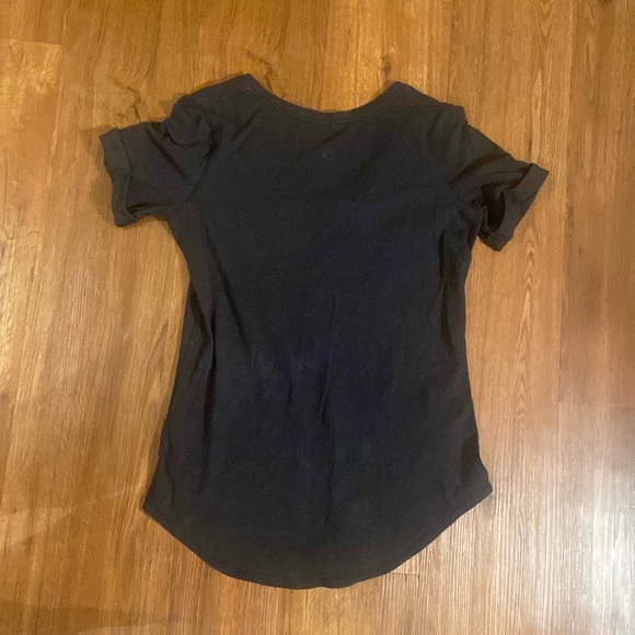 Lulu Lemon T-shirt - Picture 4 of 5